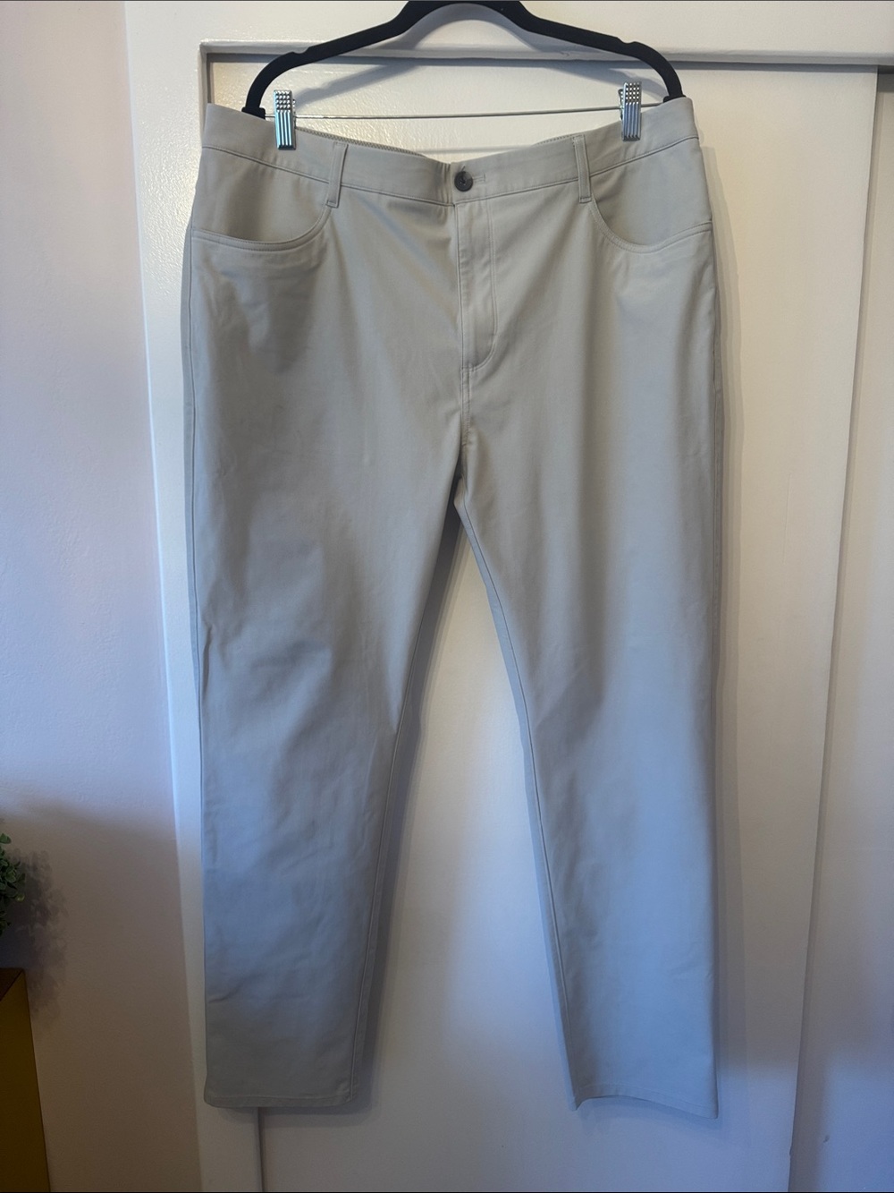 Vuori Meta 32-Inch Athletic Classic Fit Pants